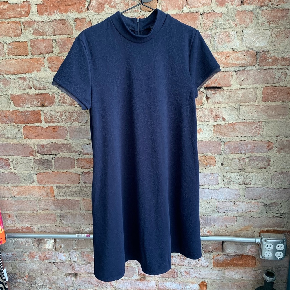 Simply Vera Wang Textured Pocket Dress - Medium